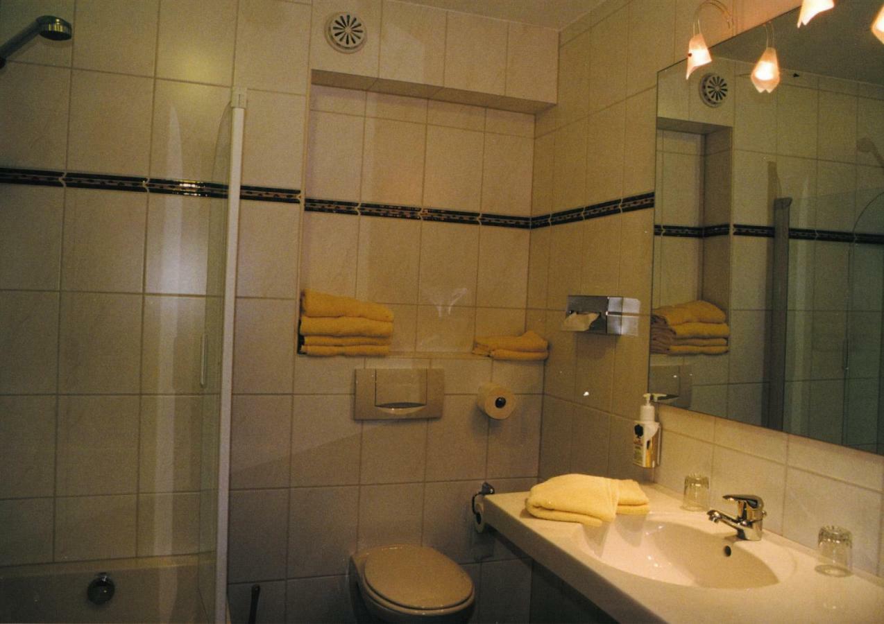Parkhotel Emstaler Hoehe Bad Emstal الغرفة الصورة